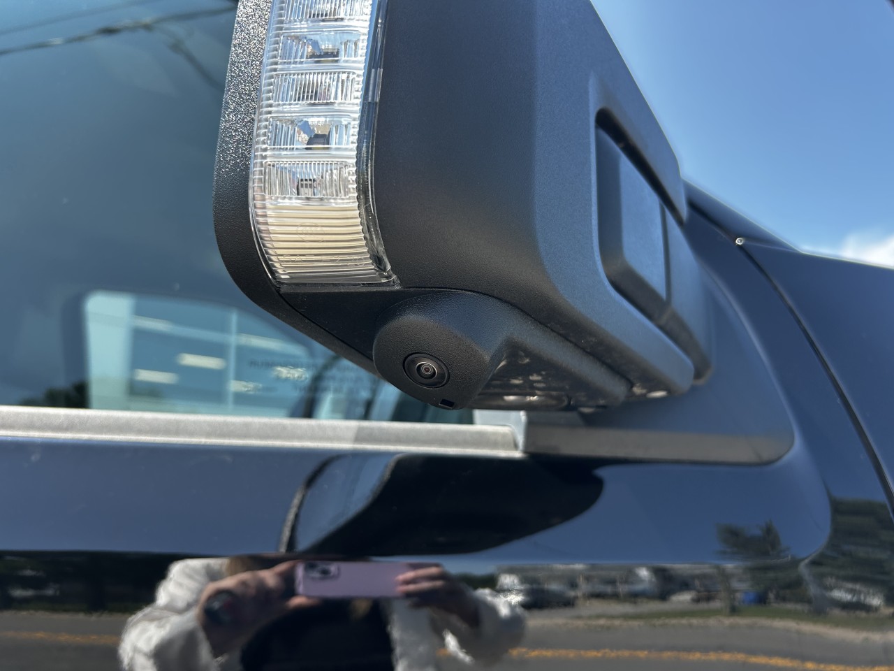 2025 Ford F-150 Lightning - Image 12