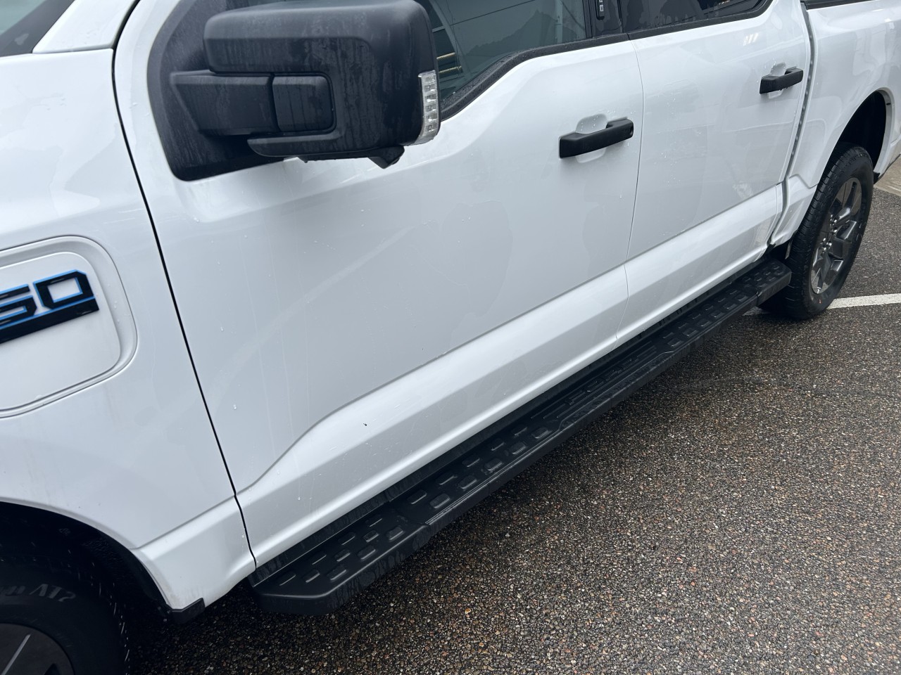 2024 Ford F-150 Lightning - Image 12