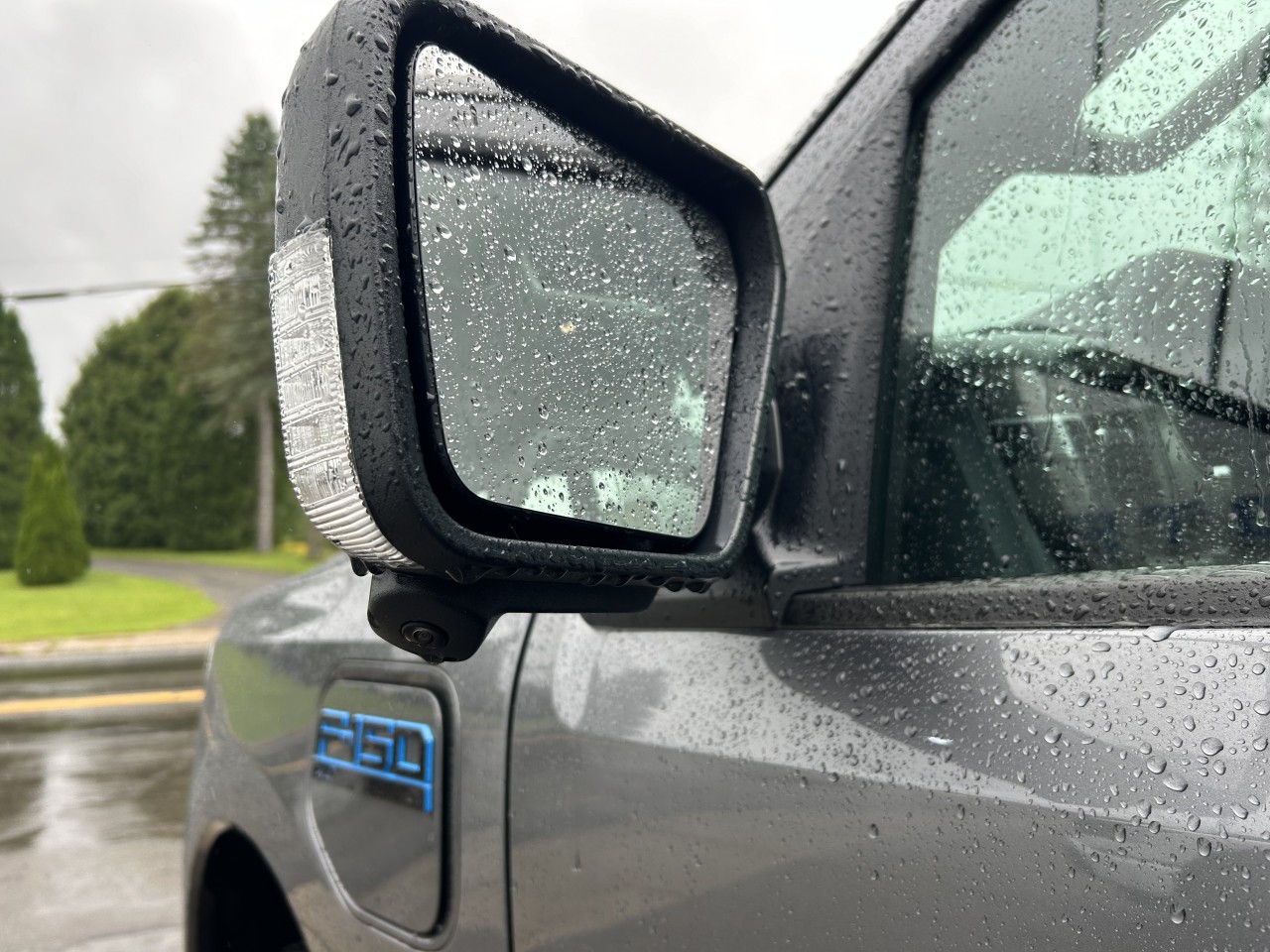 2024 Ford F-150 Lightning - Image 17
