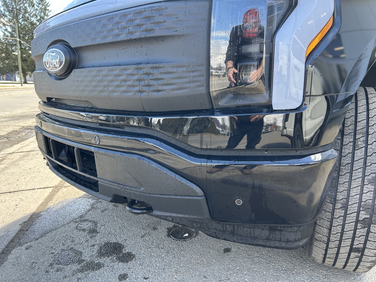 2025 Ford F-150 Lightning - Image 25