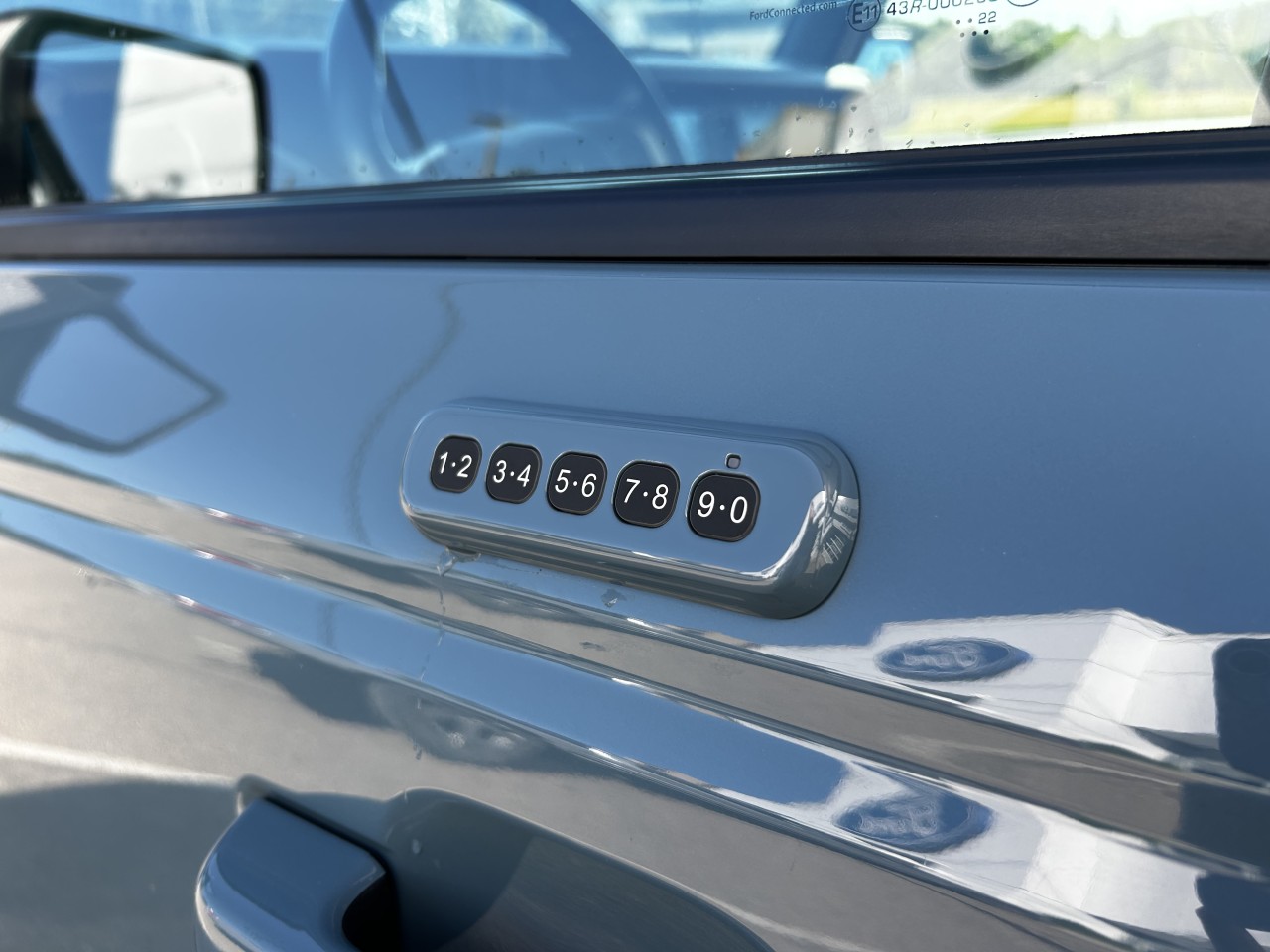 2022 Ford Bronco - Image 13