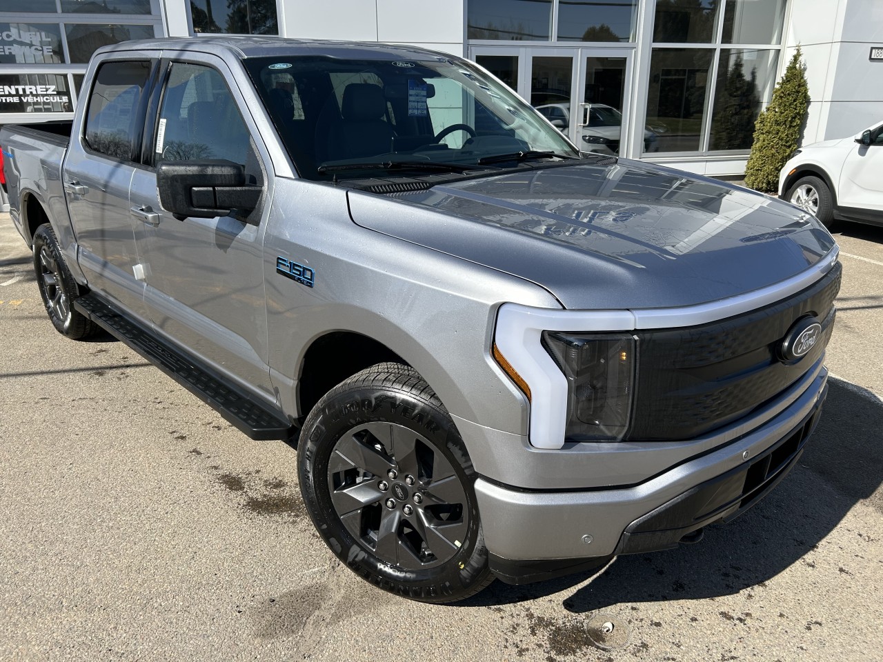 2025 Ford F-150 Lightning - Image 3