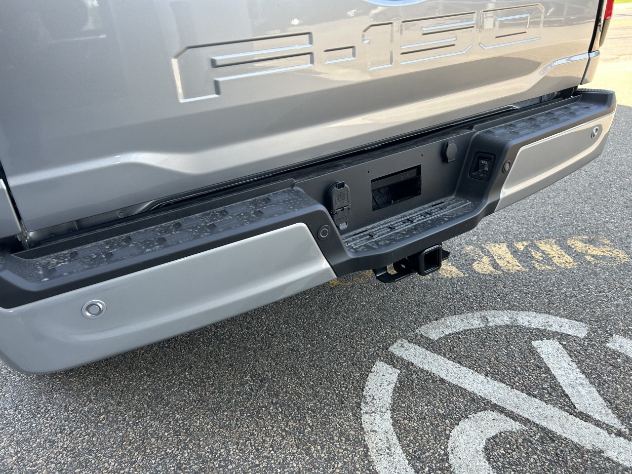 2024 Ford F-150 Lightning - Image 7