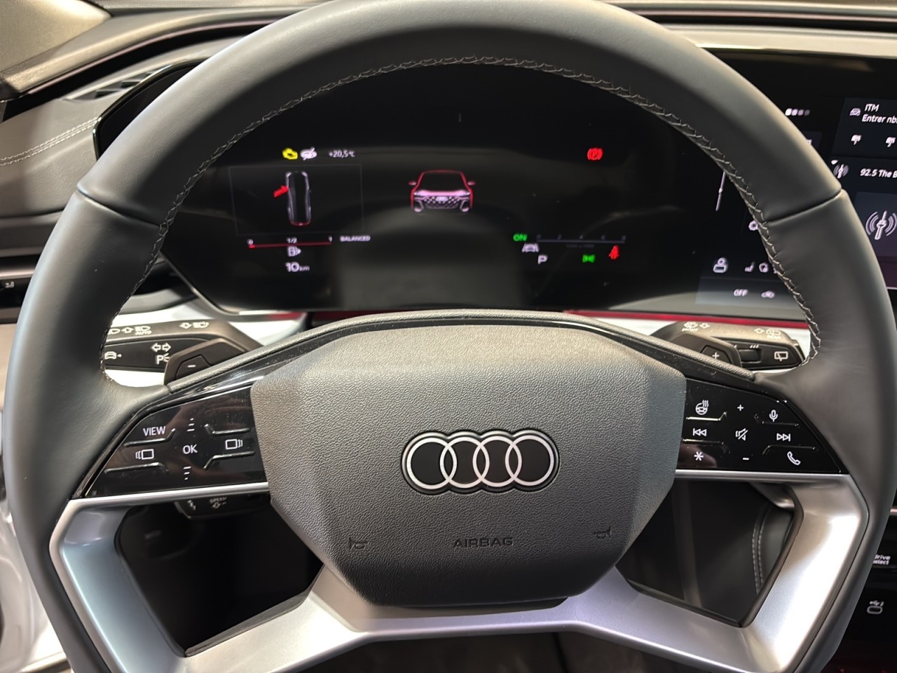 2025 Audi Q5 - Image 13