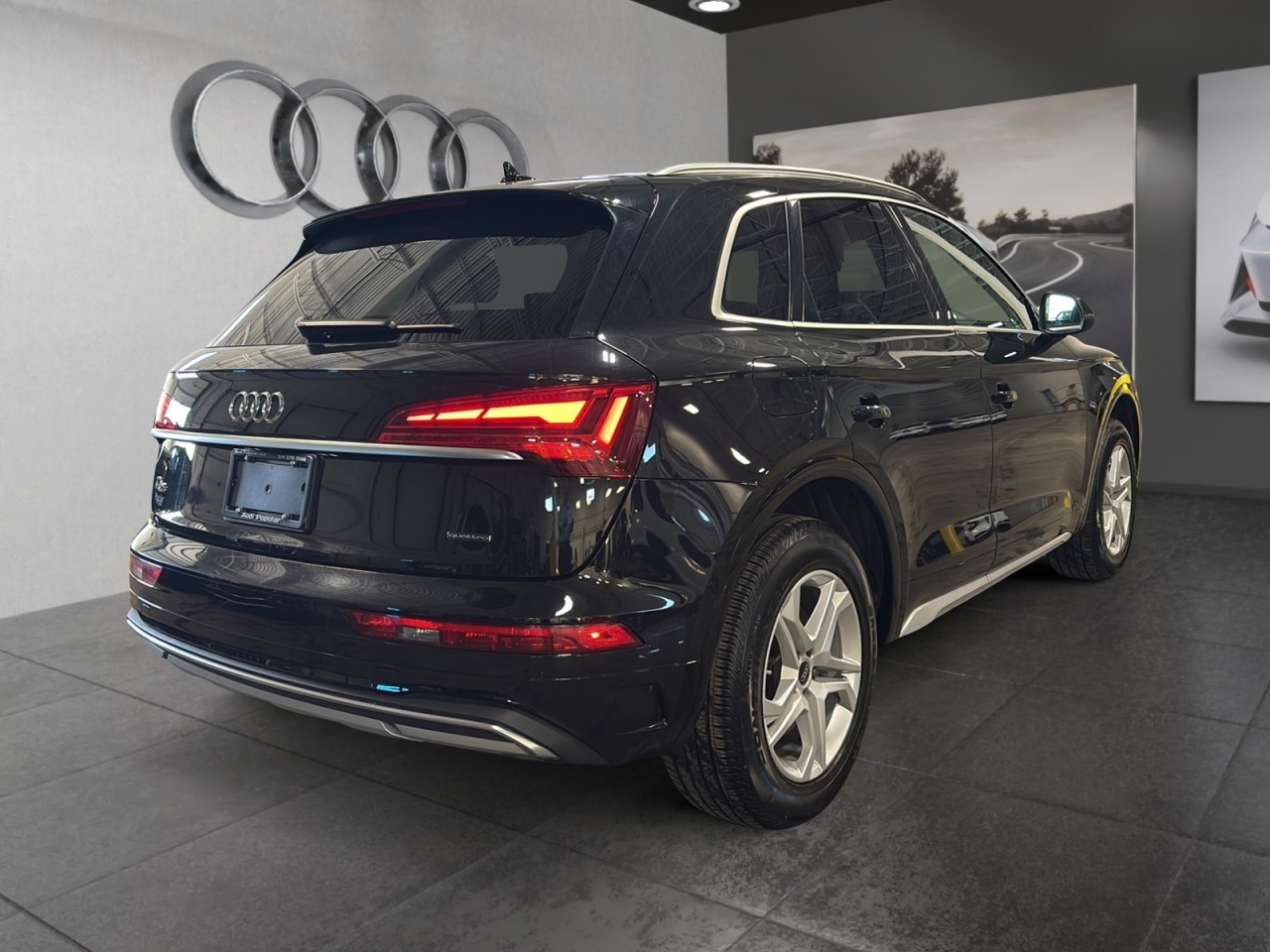 2022 Audi Q5 - Image 5