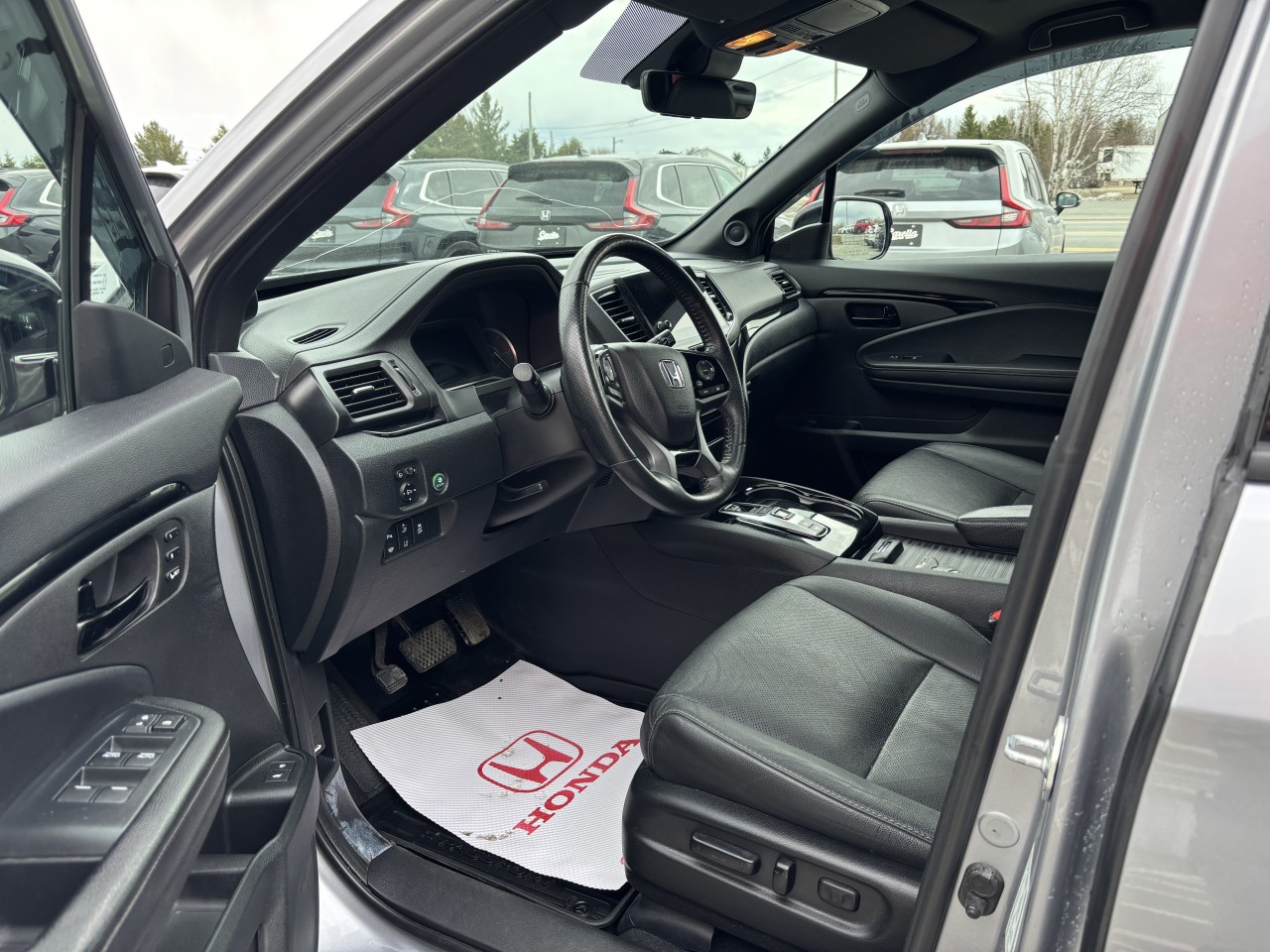 2022 Honda Passport - Image 9