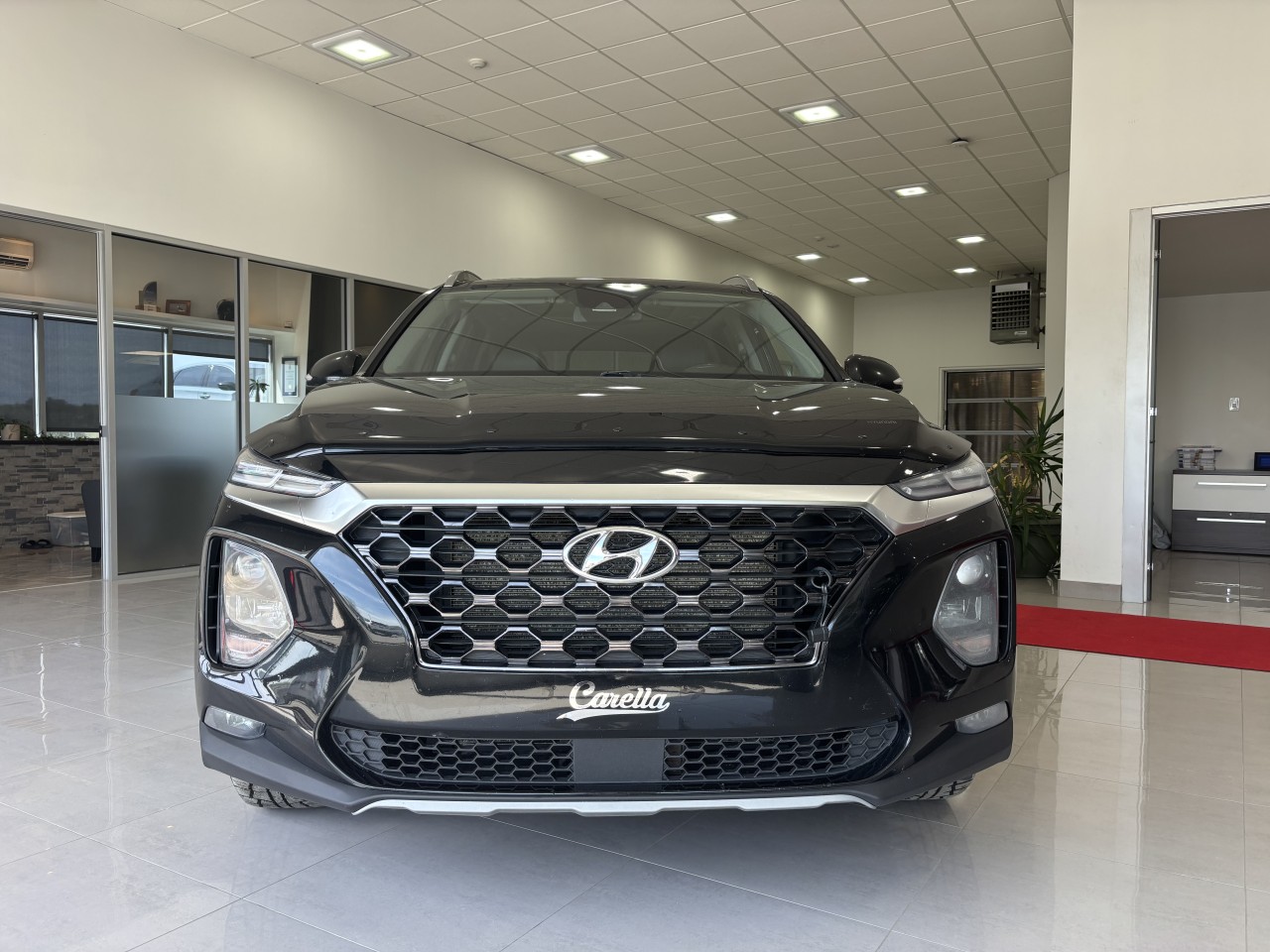 2020 Hyundai Santa Fe - Image 2