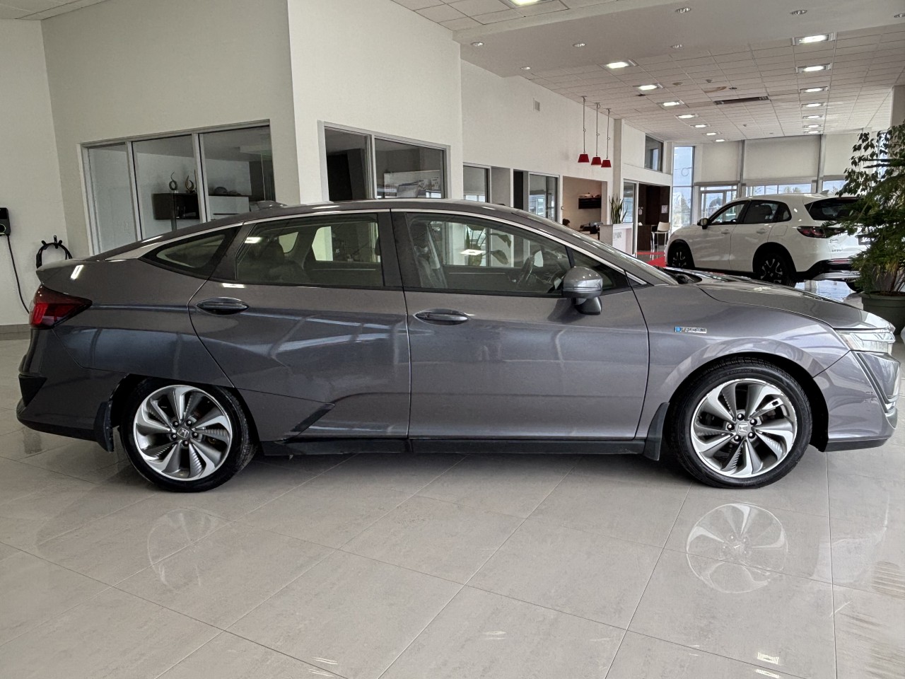 2018 Honda Clarity Plug-In Hybrid - Image 4