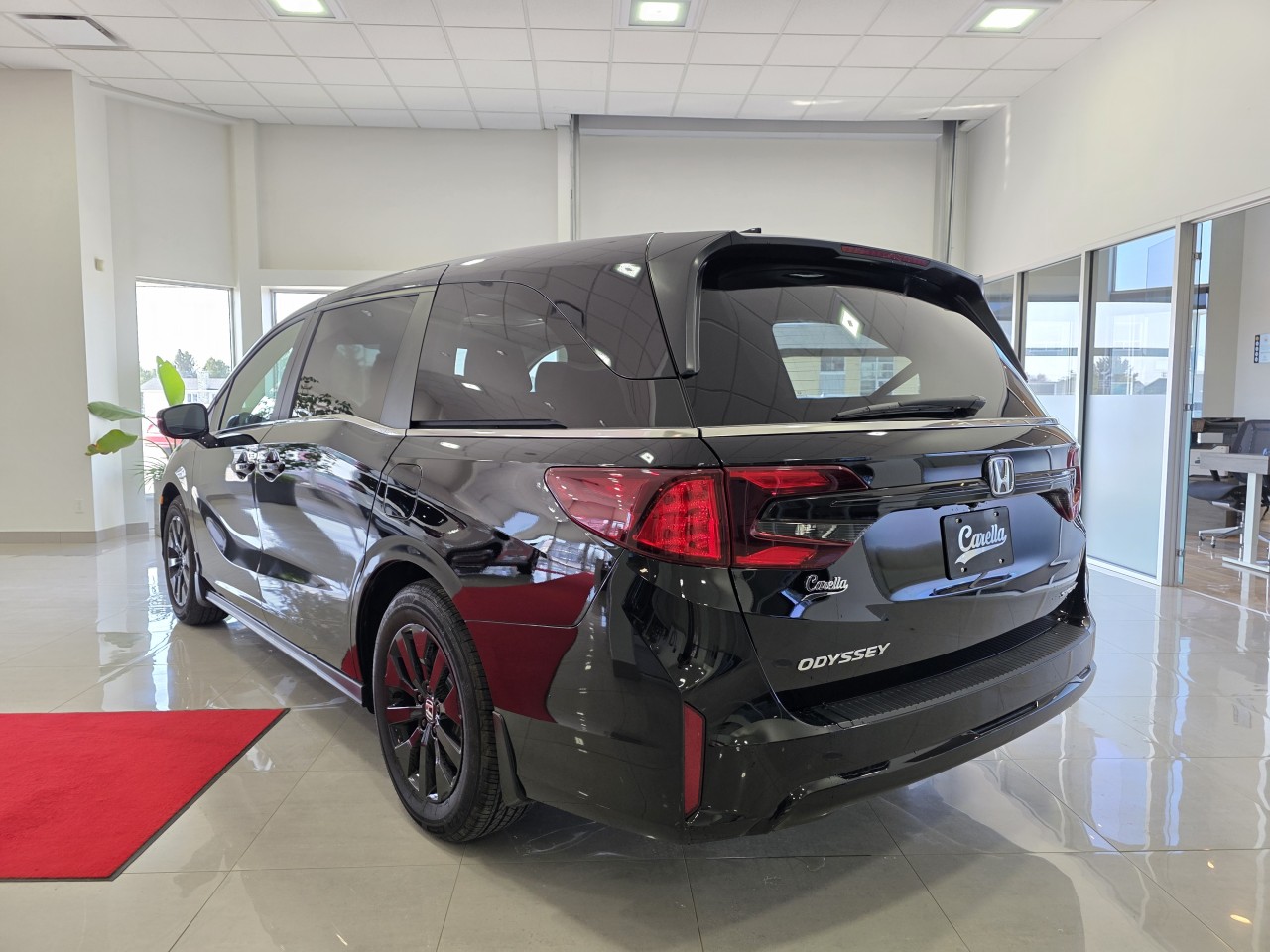 2026 Honda Odyssey - Image 8