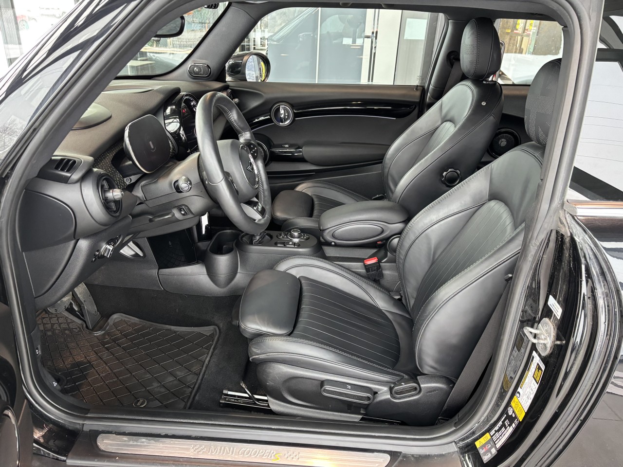 2023 Mini Cooper - Image 13