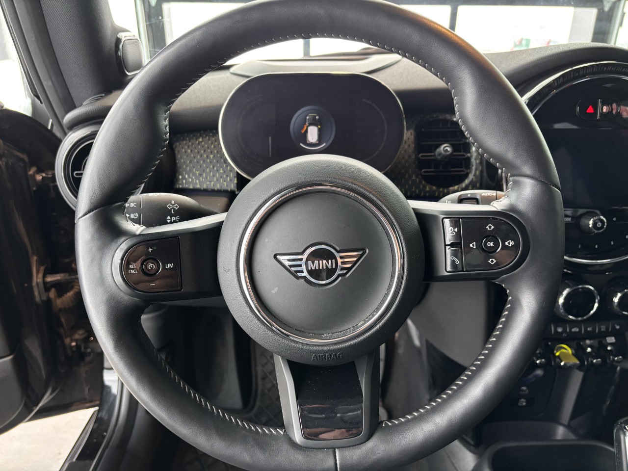 2023 Mini Cooper - Image 14