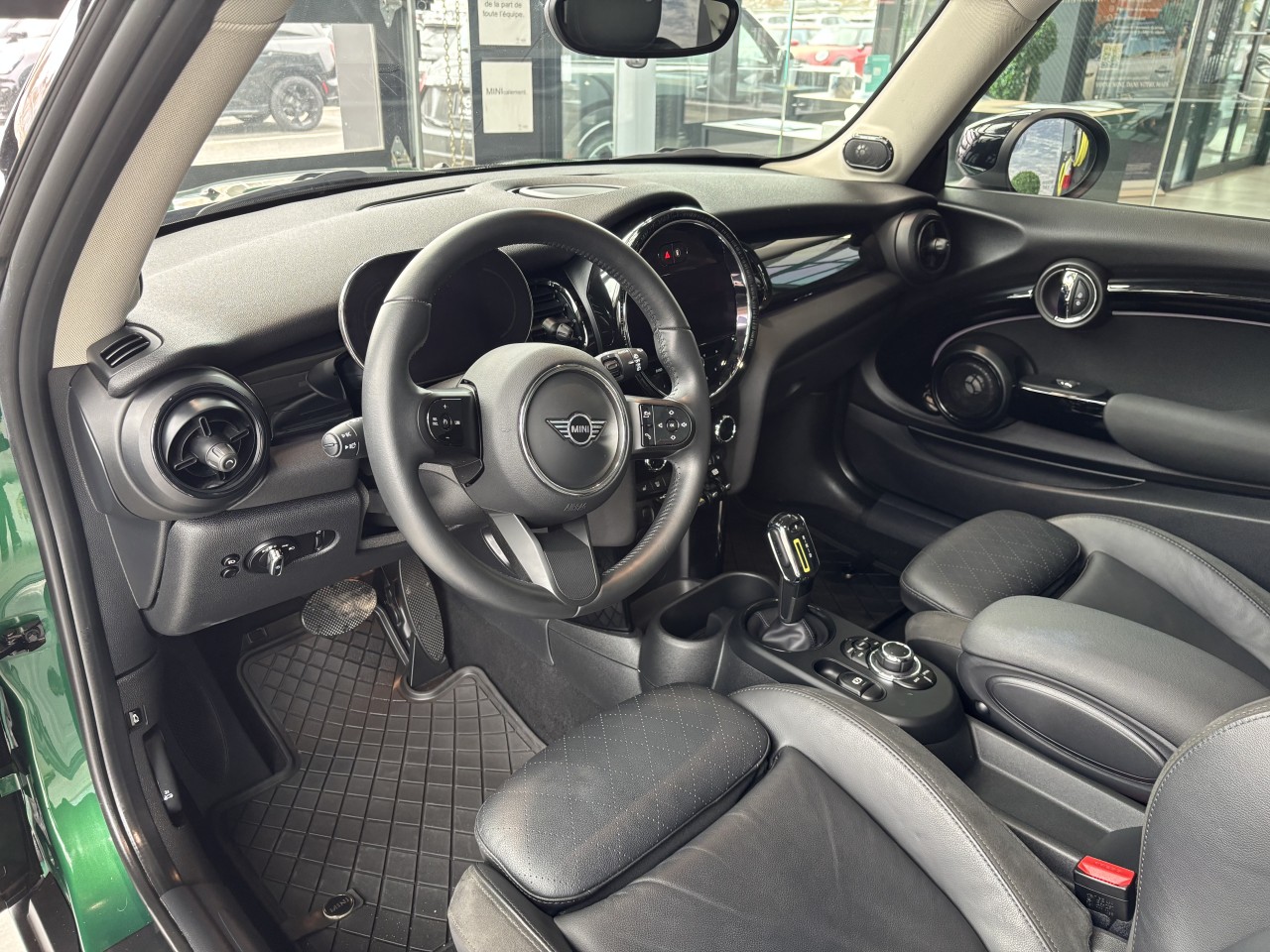 2023 Mini Cooper - Image 12