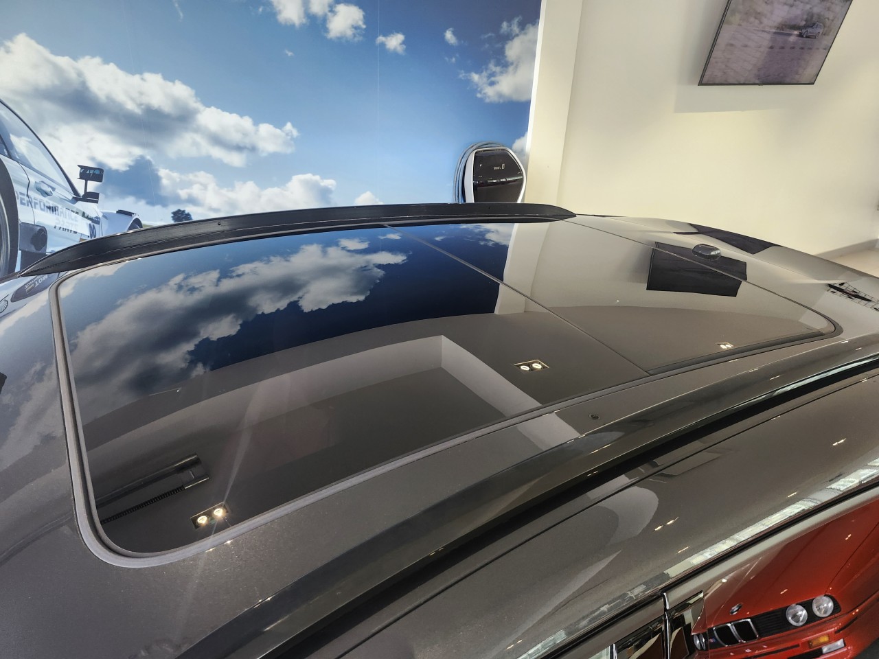 2023 Porsche Macan - Image 10