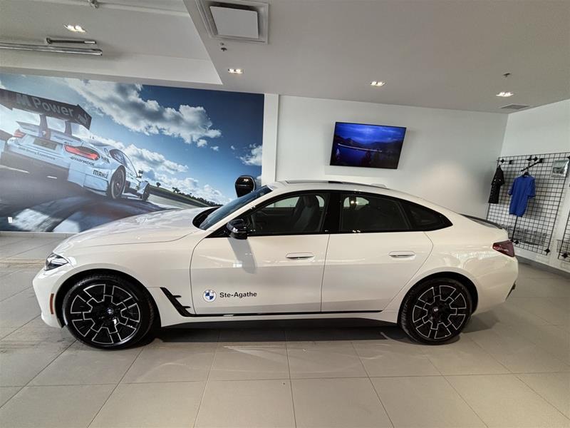 2025 BMW i4 - Image 3