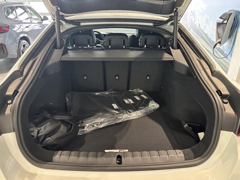 2025 BMW i4 - Image 11
