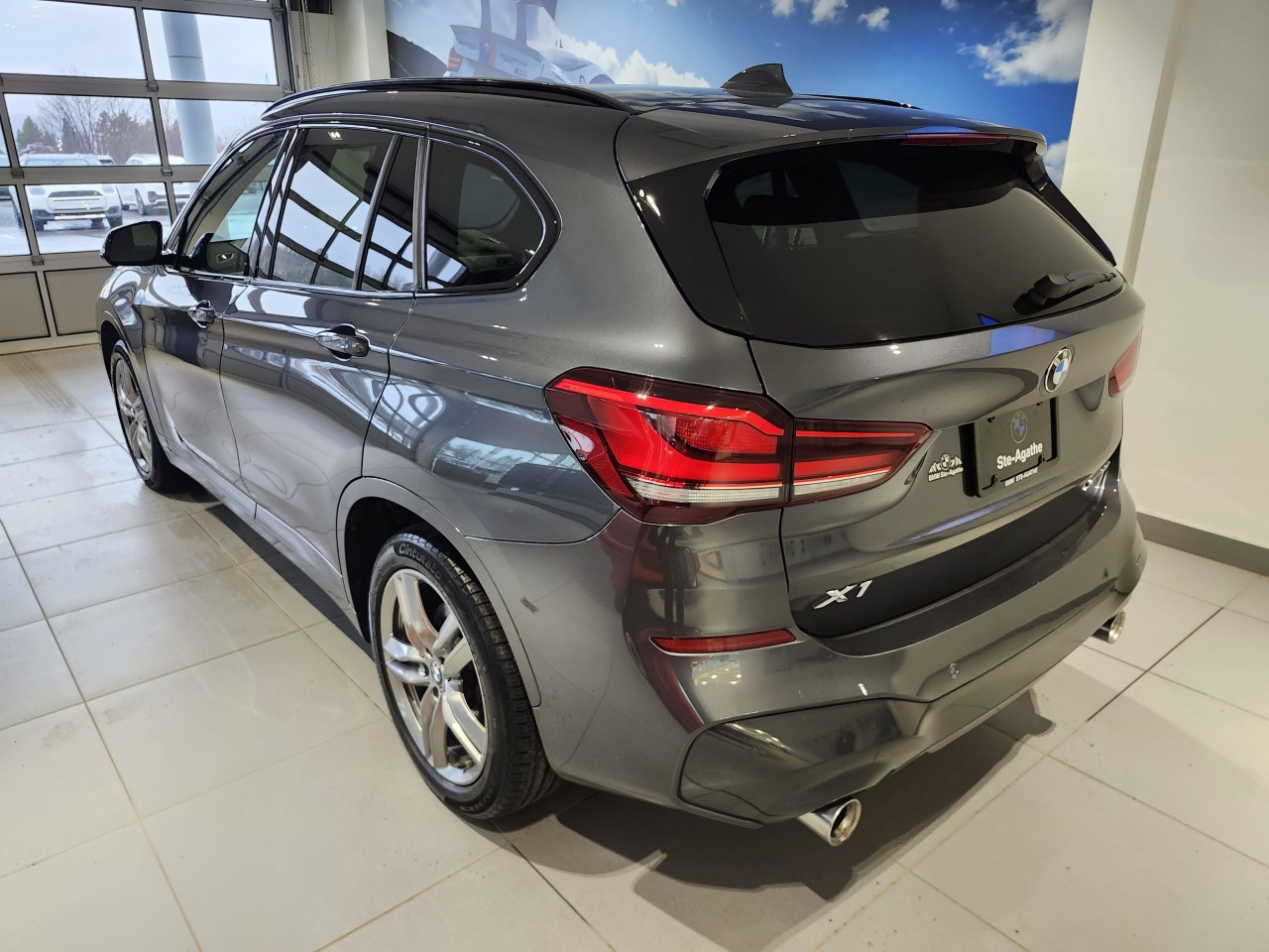 2022 BMW X1 - Image 4