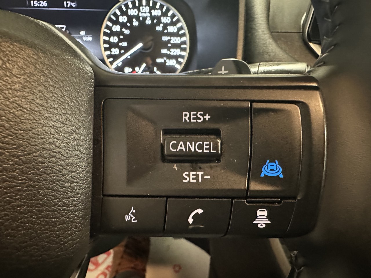 2025 Nissan Rogue - Image 18