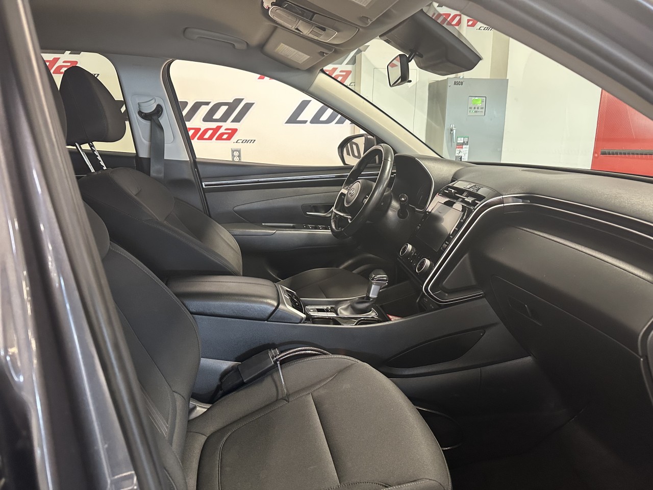 2022 Hyundai Tucson - Image 24