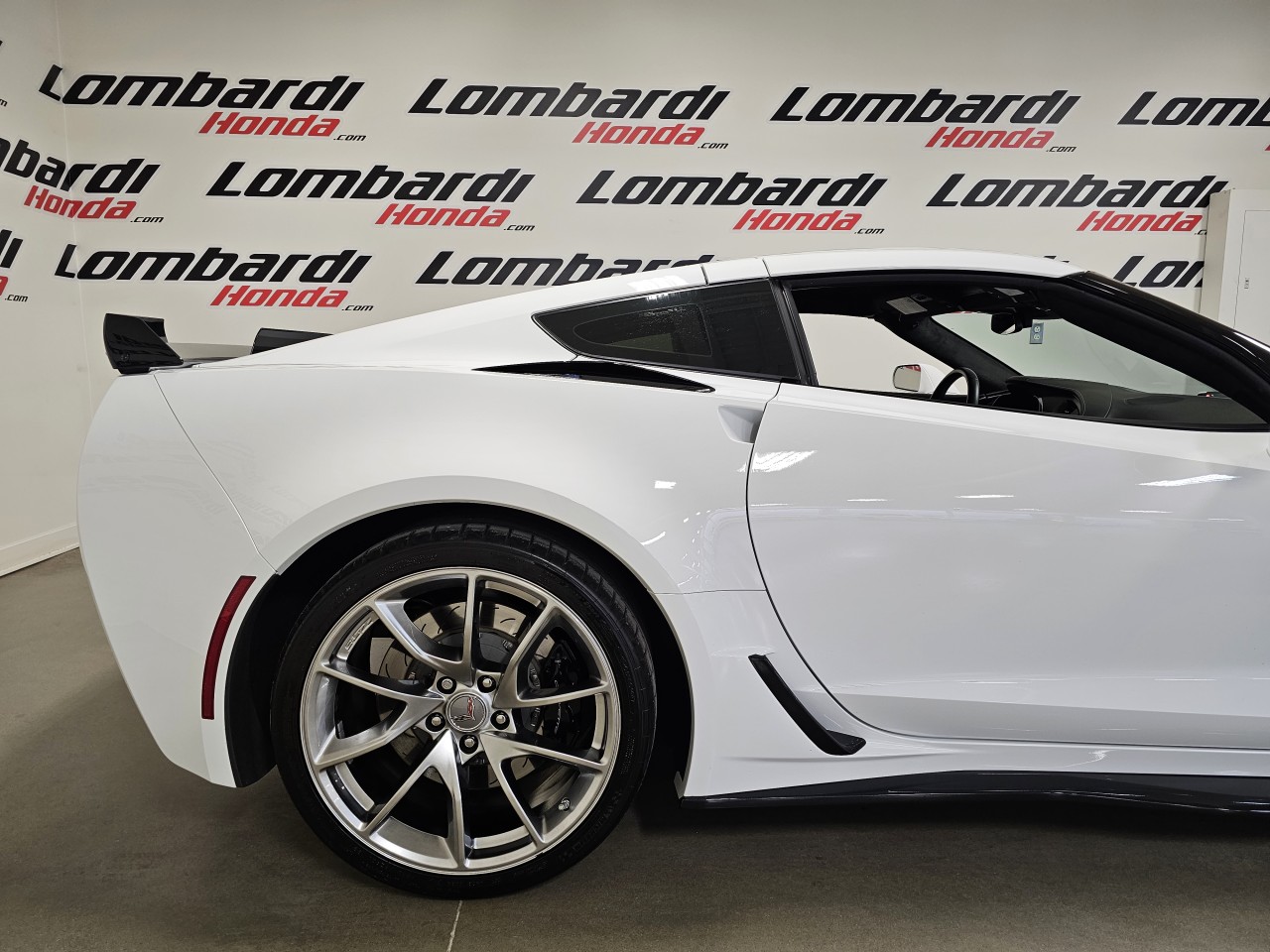 2019 Chevrolet Corvette - Image 4