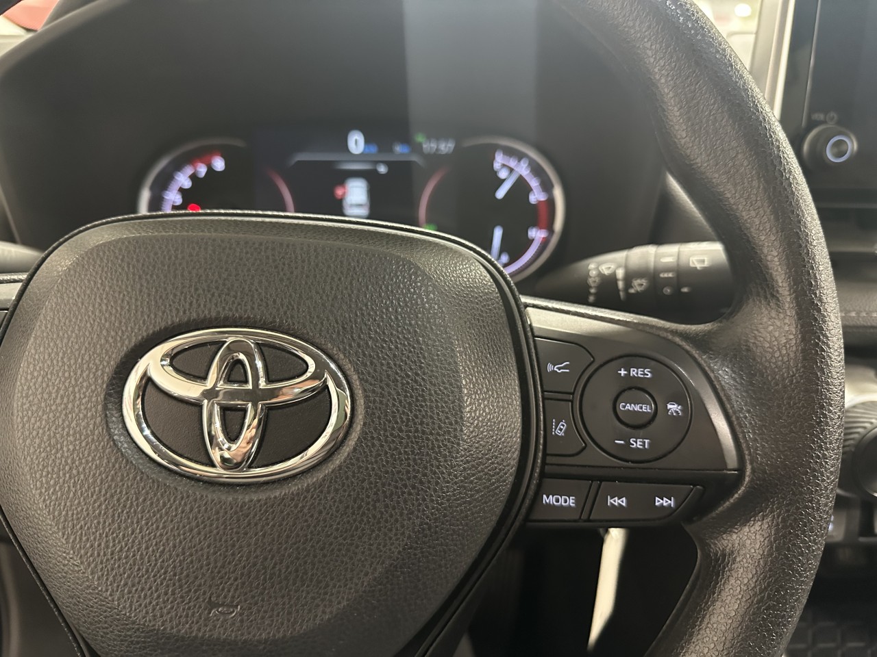 2024 Toyota RAV4 - Image 14