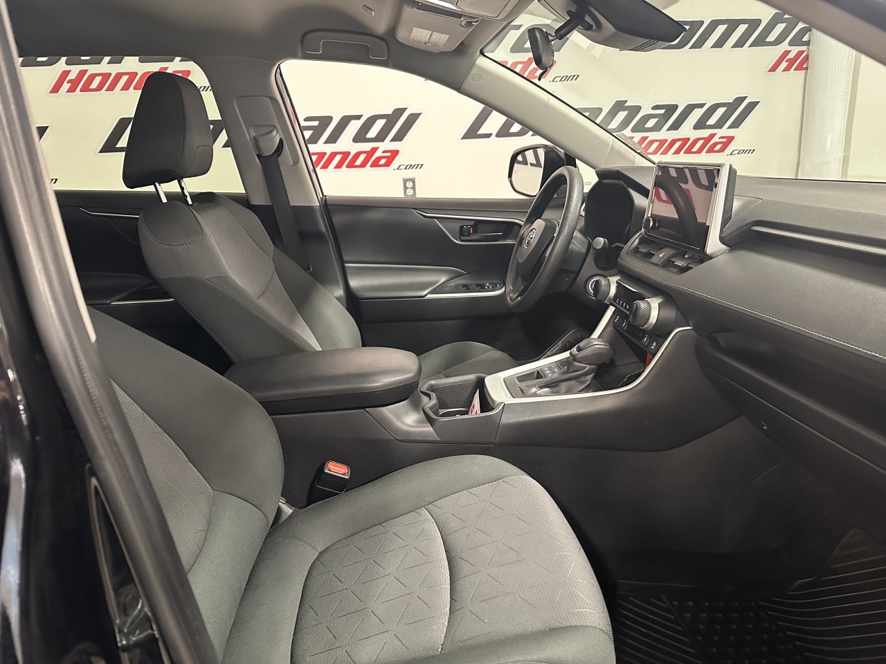 2024 Toyota RAV4 - Image 20