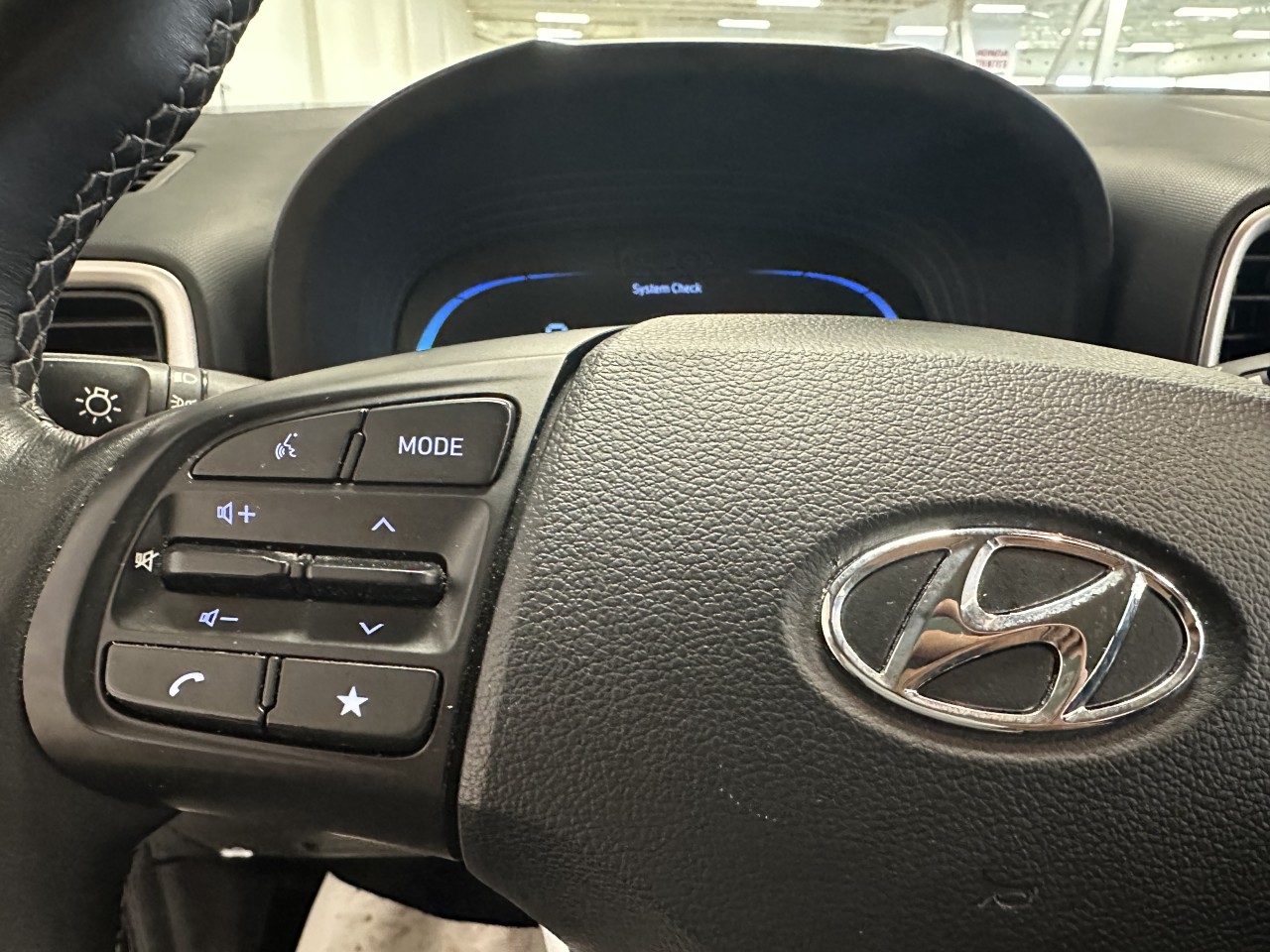 2024 Hyundai Venue - Image 14