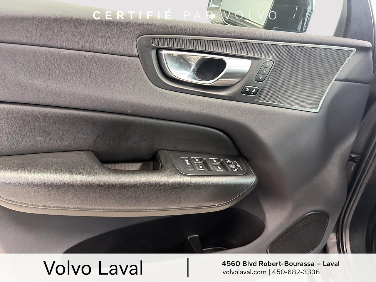 2022 Volvo XC60 - Image 10