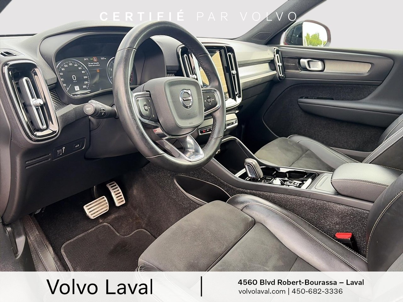 2022 Volvo XC40 - Image 7