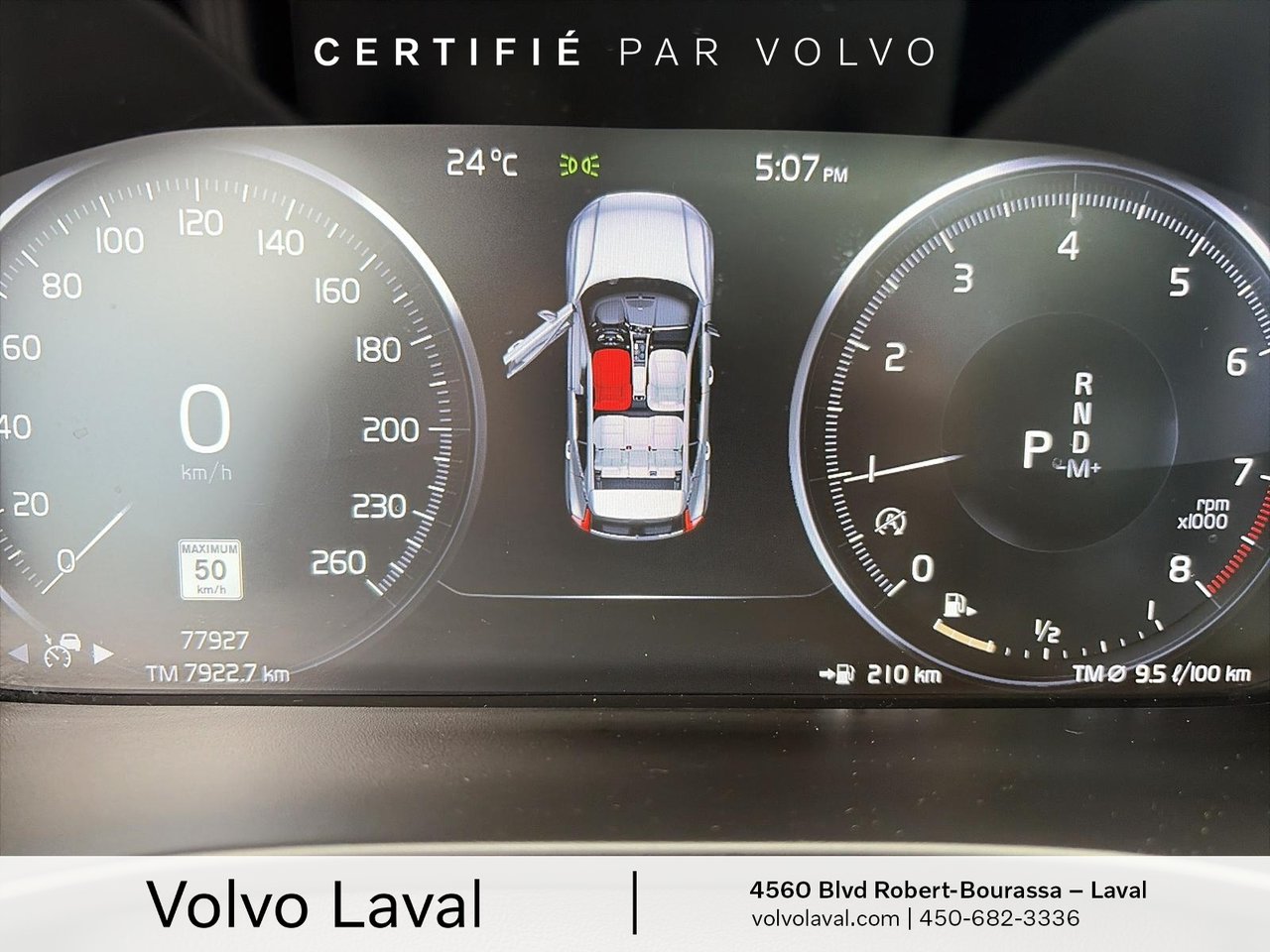 2022 Volvo XC40 - Image 10