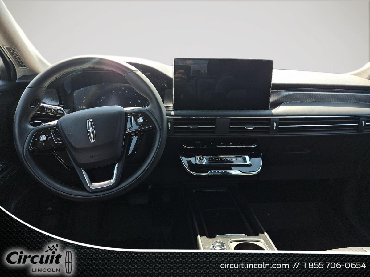 2025 Lincoln Corsair - Image 9