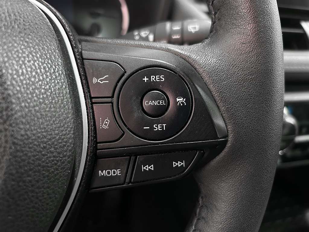 2023 Toyota Rav4 - Image 12