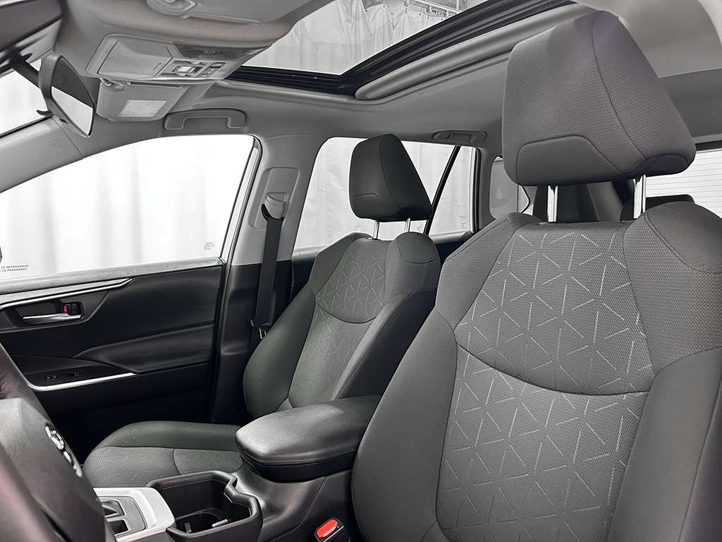 2023 Toyota Rav4 - Image 16