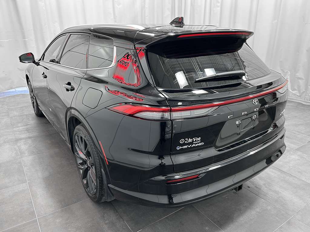 2025 Toyota Crown Signia - Image 4