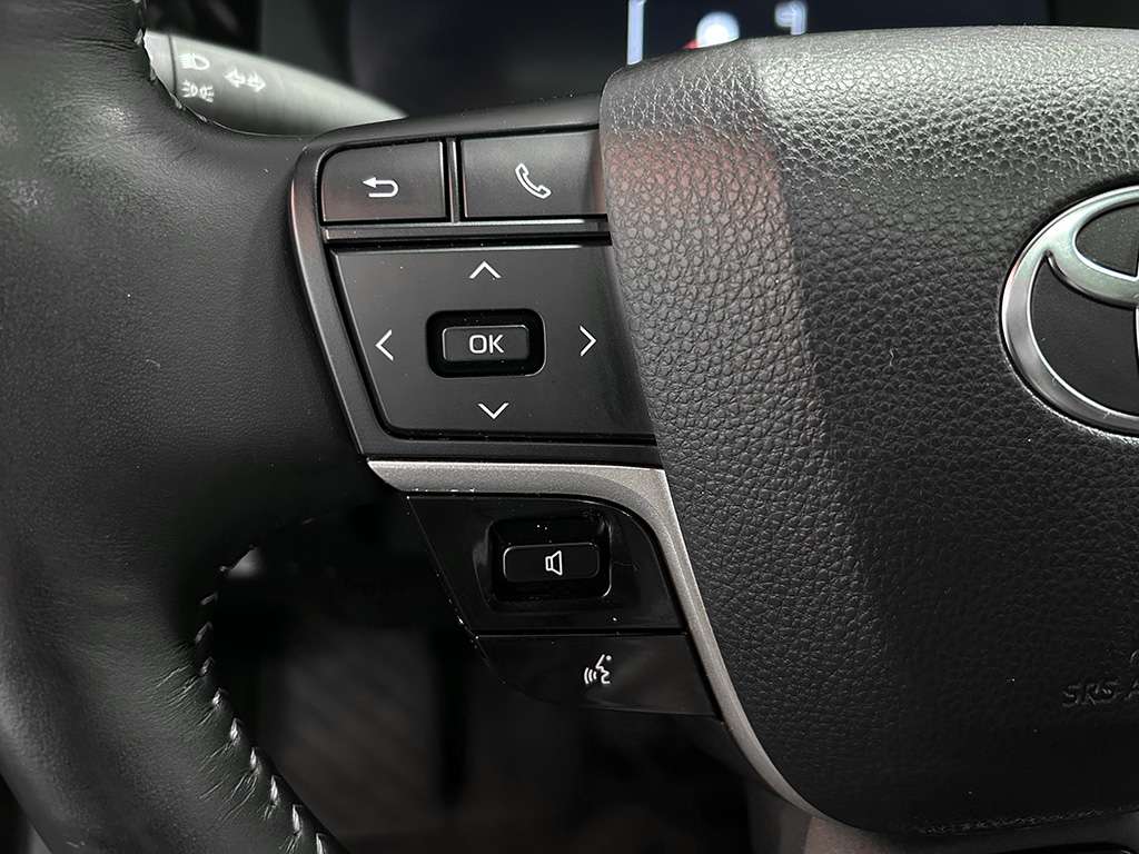 2025 Toyota Crown Signia - Image 10