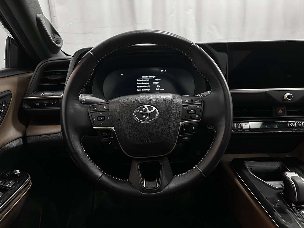 2025 Toyota Crown Signia - Image 11