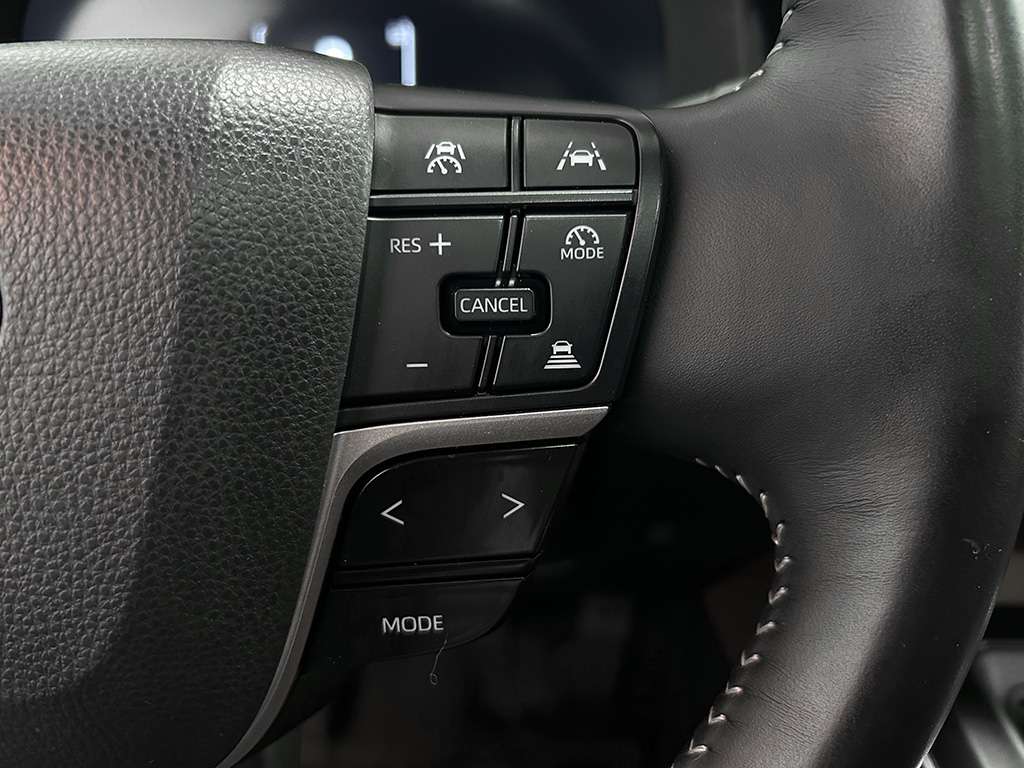 2025 Toyota Crown Signia - Image 12