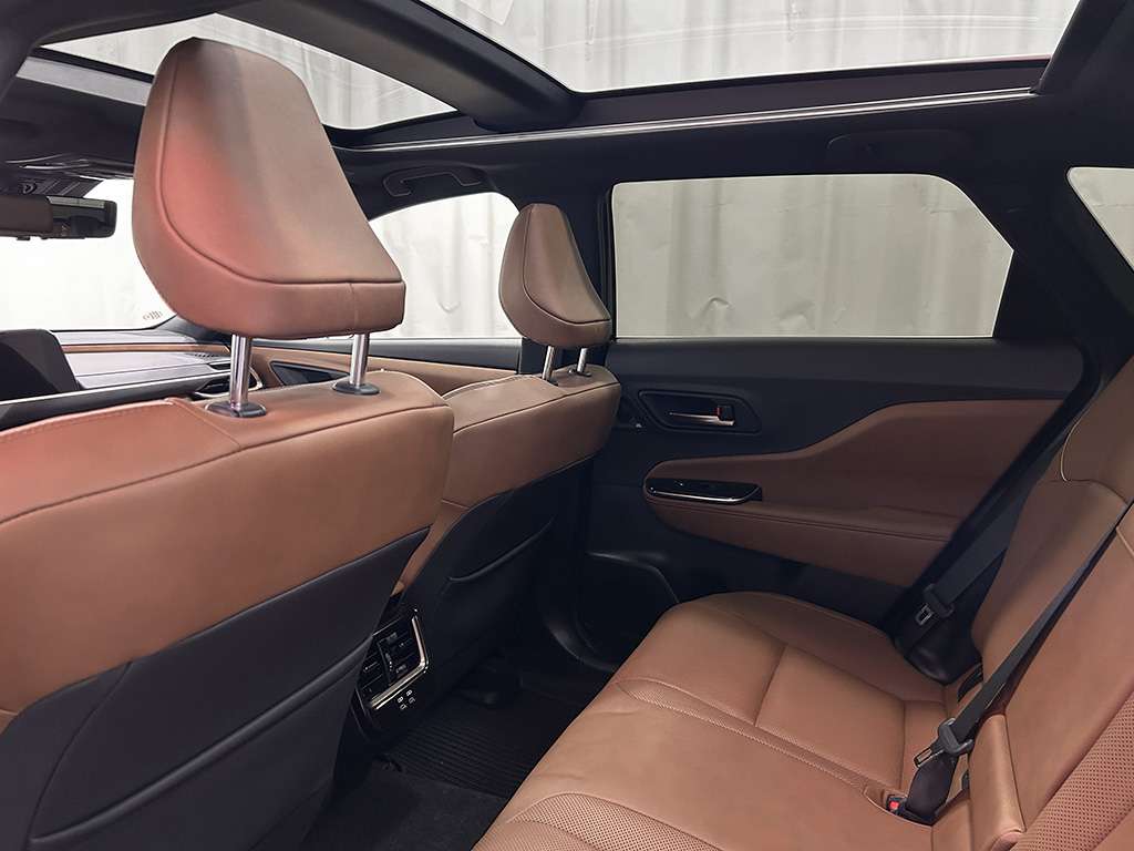 2025 Toyota Crown Signia - Image 17