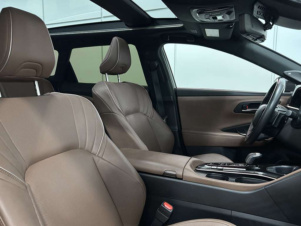 2025 Toyota Crown Signia - Image 21