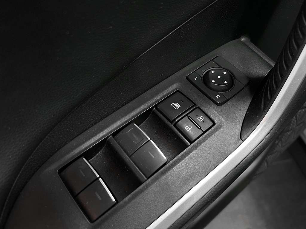 2023 Toyota Rav4 - Image 9