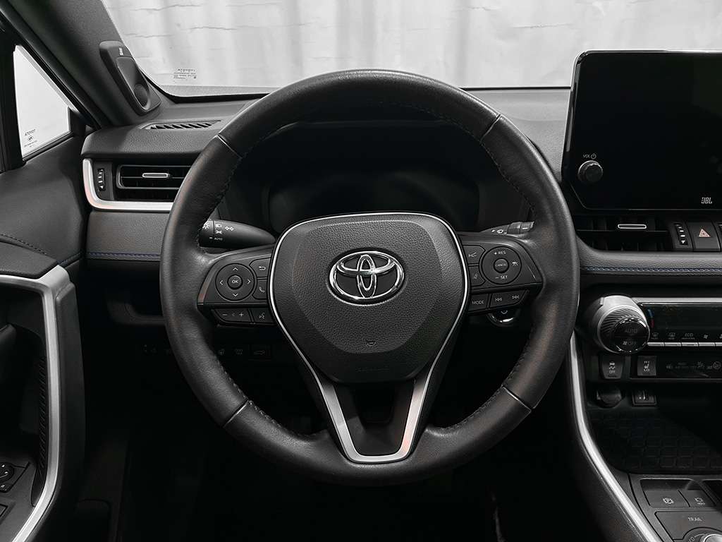2023 Toyota Rav4 - Image 11