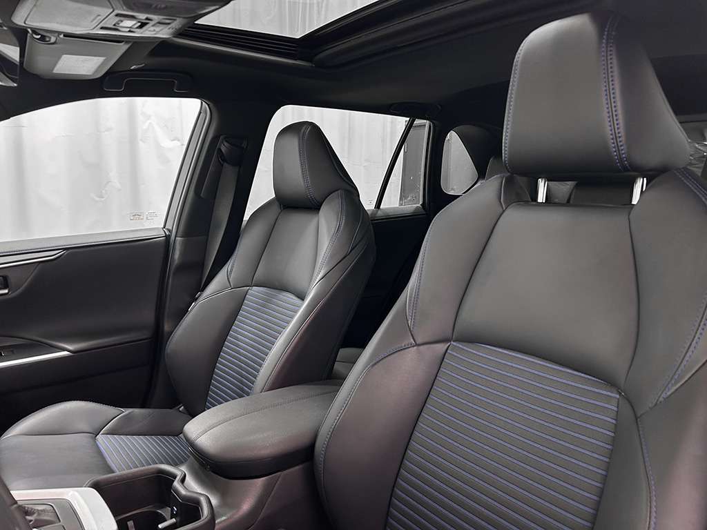 2023 Toyota Rav4 - Image 16