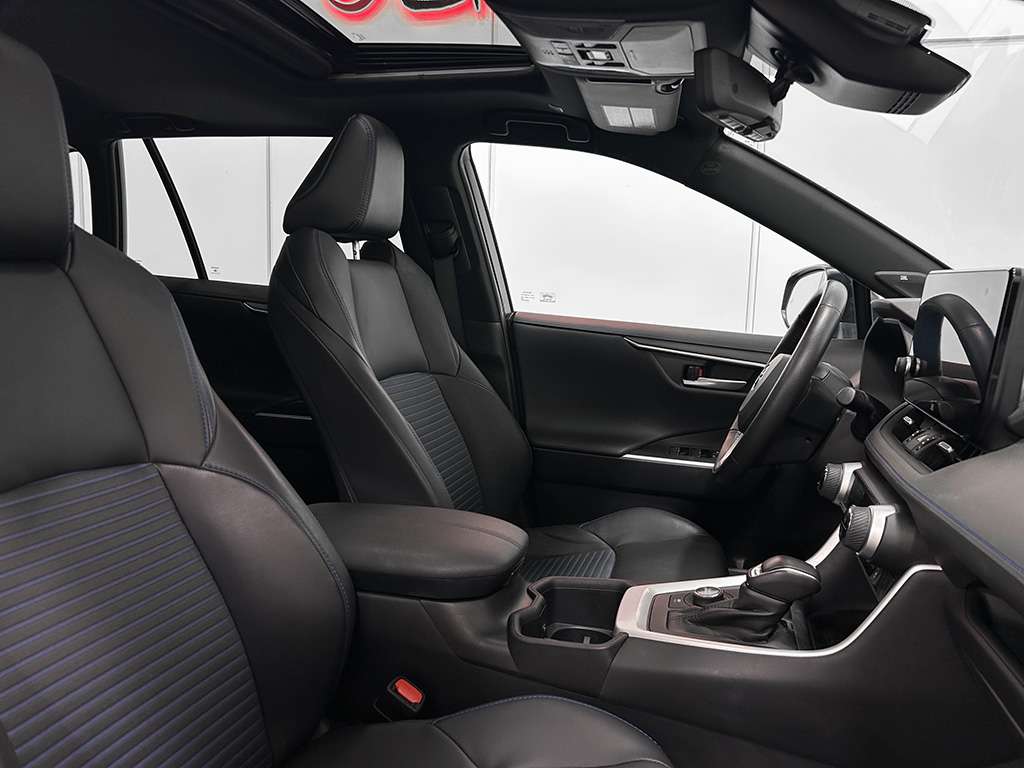 2023 Toyota Rav4 - Image 21