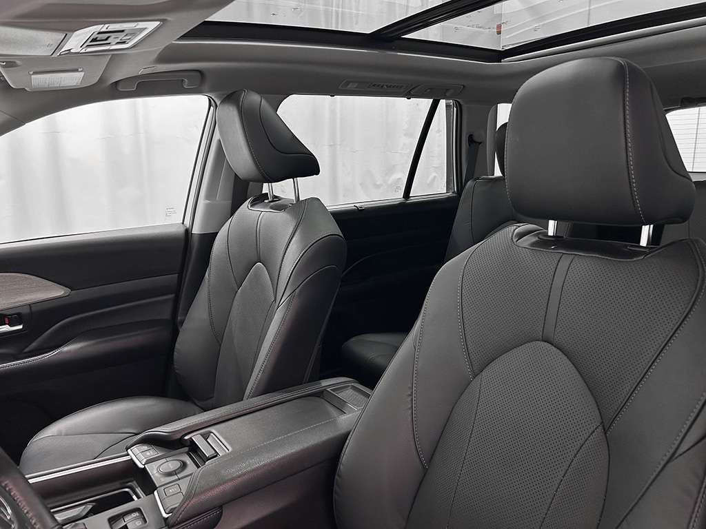 2024 Toyota Grand Highlander - Image 15