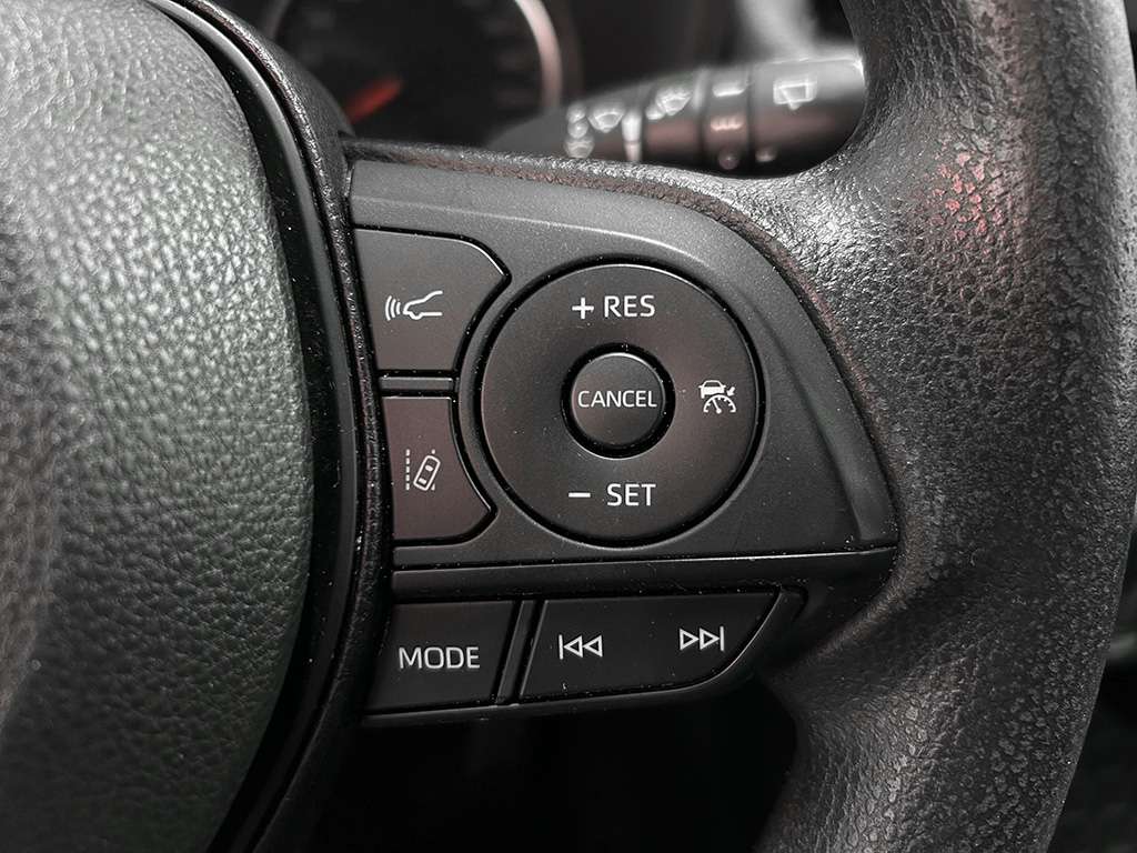 2022 Toyota Rav4 - Image 12