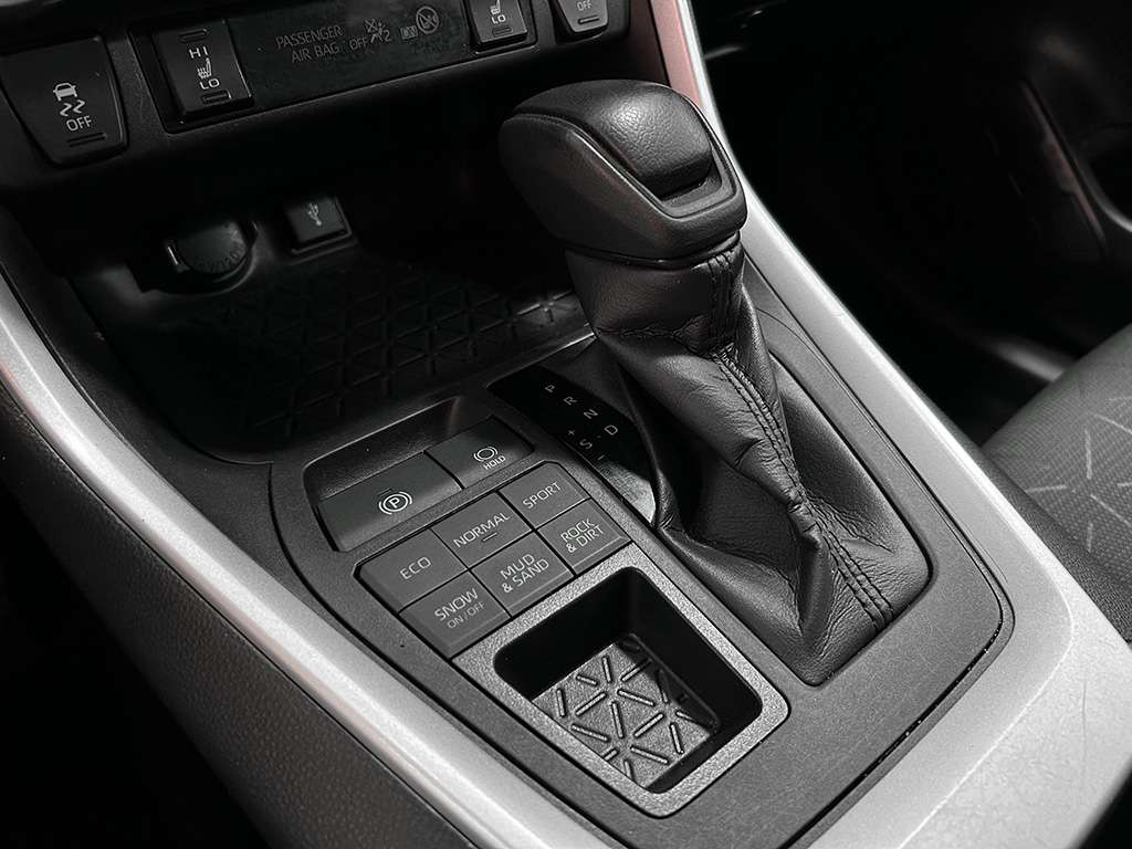 2022 Toyota Rav4 - Image 13