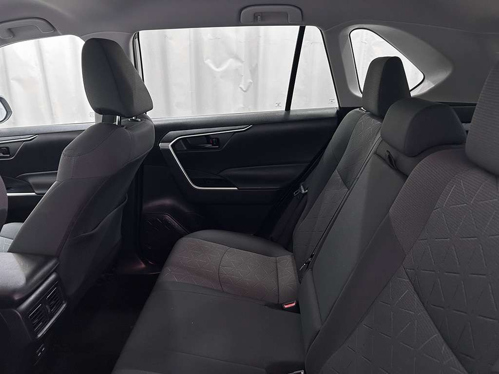 2022 Toyota Rav4 - Image 17