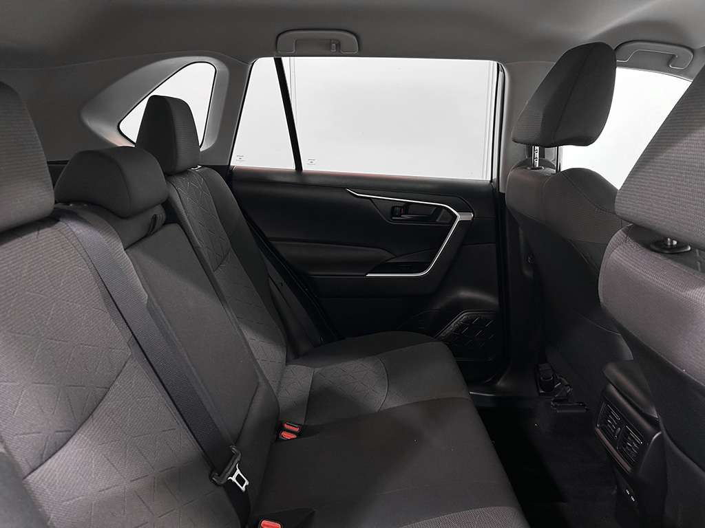 2022 Toyota Rav4 - Image 19