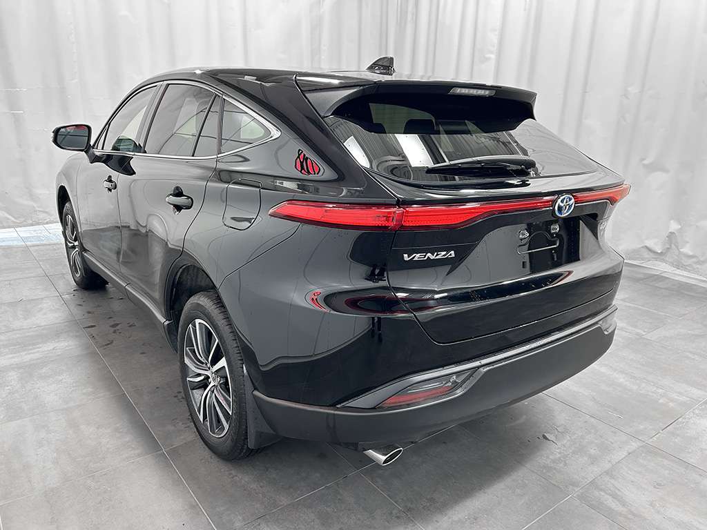 2023 Toyota Venza - Image 4