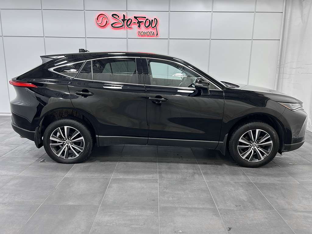 2023 Toyota Venza - Image 7
