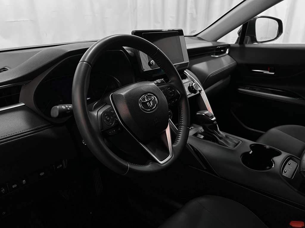 2023 Toyota Venza - Image 8